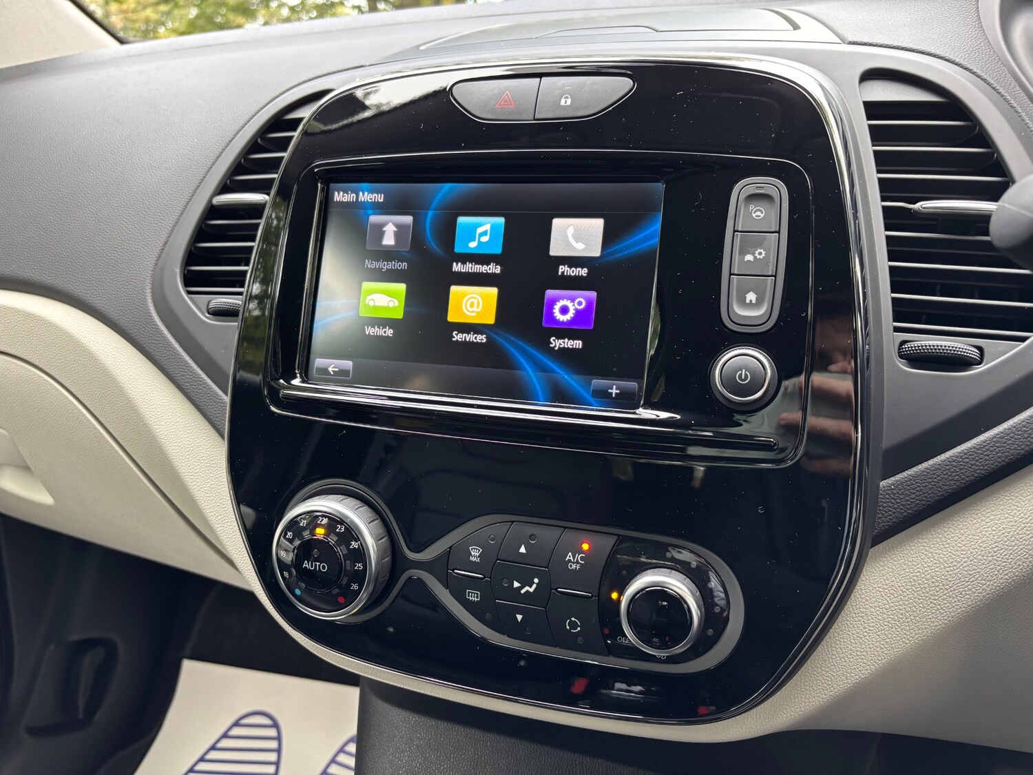 Used Renault Captur 2017 for sale - 76157748: Photo 21