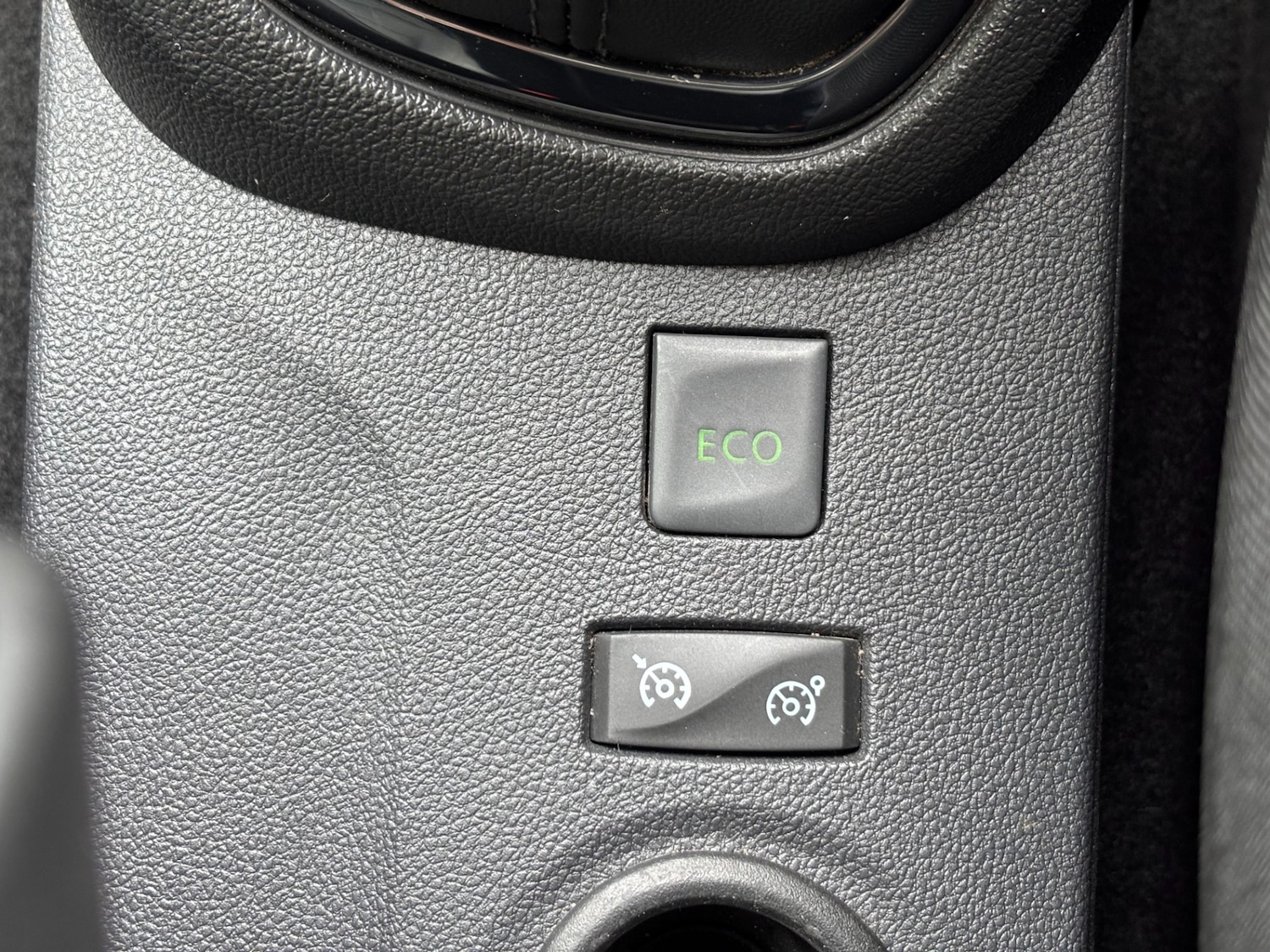 Used Renault Captur 2017 for sale - 76157748: Photo 24