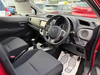 Used Toyota Yaris 2014 for sale - 76830628: Photo