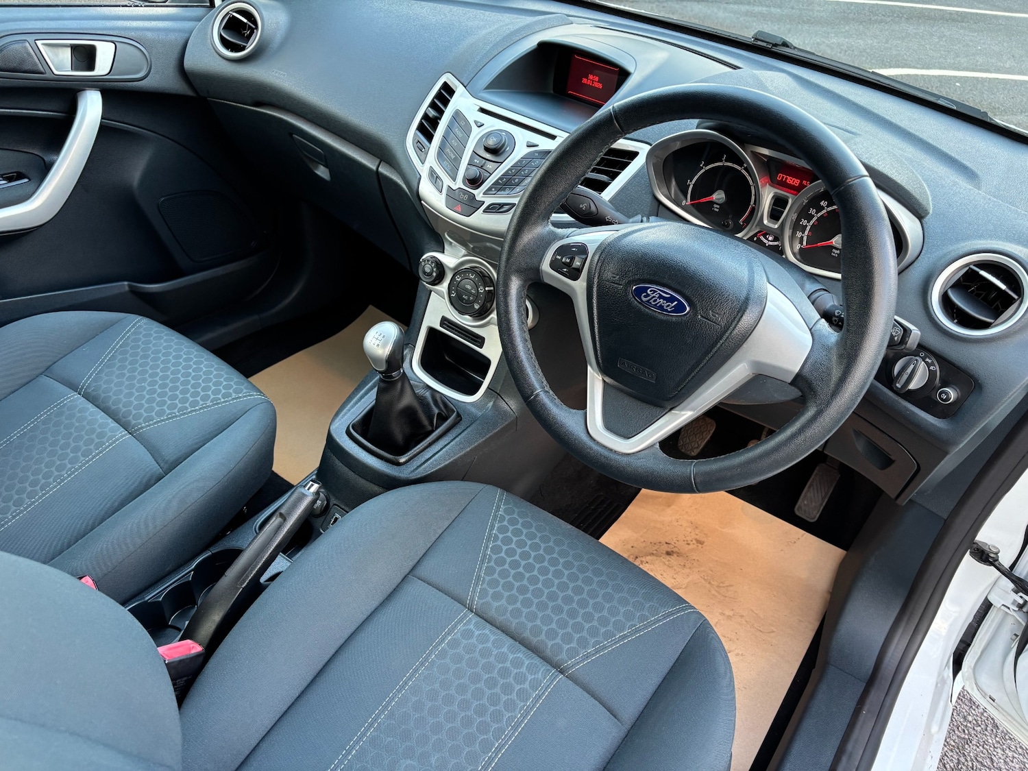 Used Ford Fiesta 2012 for sale - 77225370: Photo 10