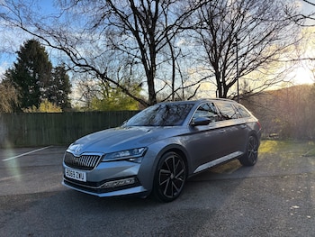Used Skoda Superb 2020 for sale - 77033126: Photo