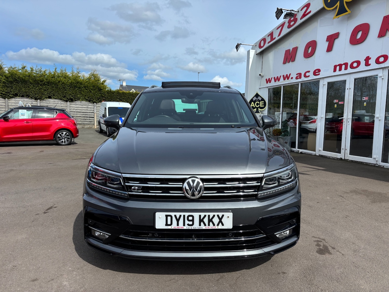 Used Volkswagen Tiguan 2019 for sale - 78198144: Photo 3