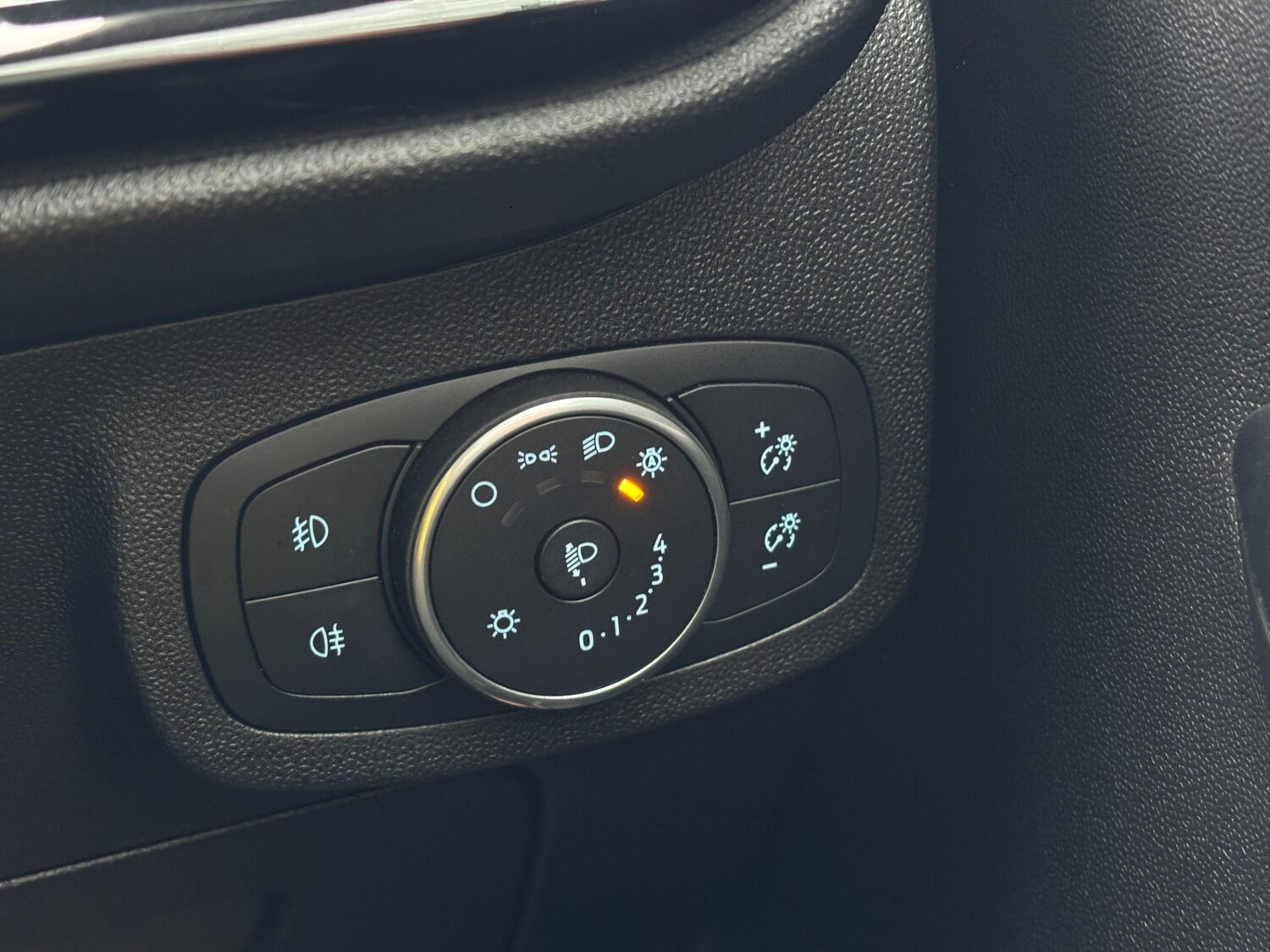 Used Ford Fiesta 2017 for sale - 77461873: Photo 24