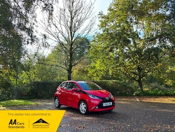 2015 (65) - 1.0 VVT-i X-Pression 5dr