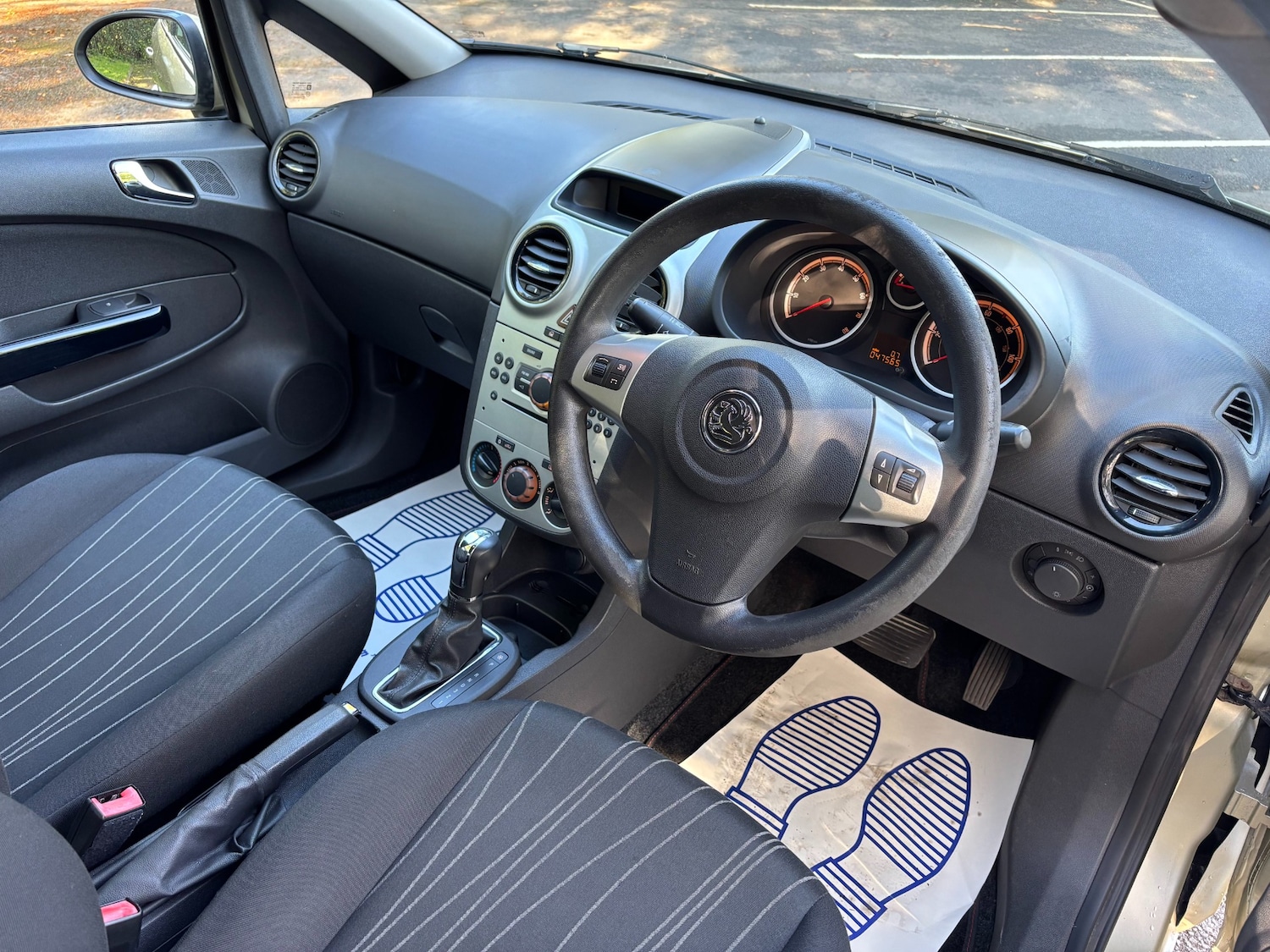 Used Vauxhall Corsa 2009 for sale - 76101124: Photo 11