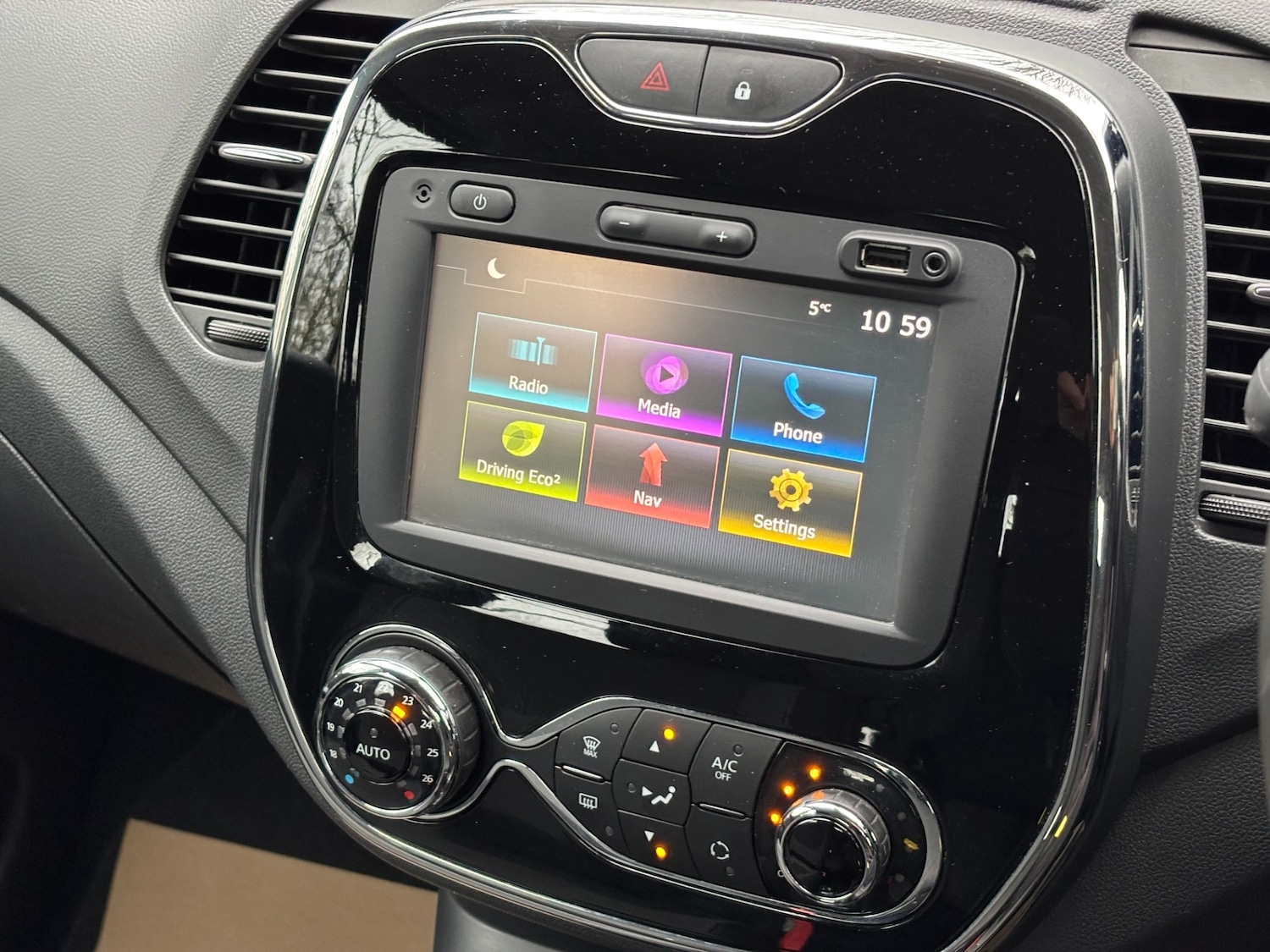 Used Renault Captur 2016 for sale - 77259009: Photo 16