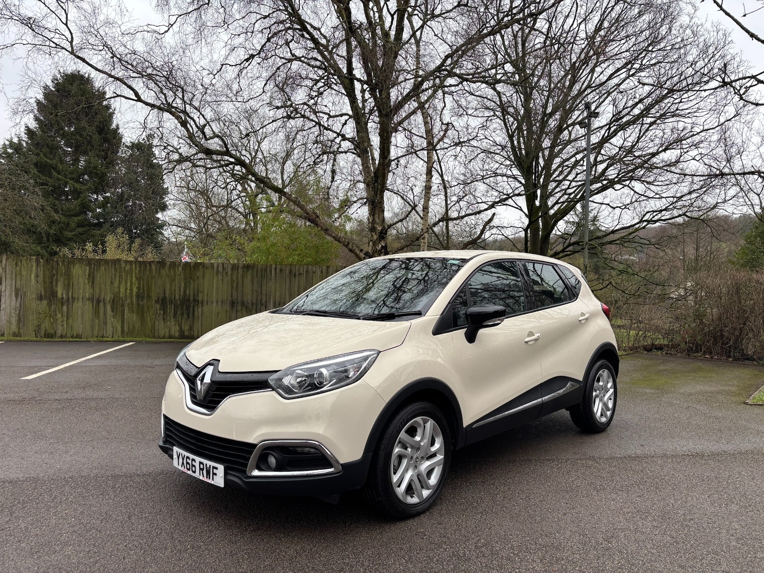 Used Renault Captur 2016 for sale - 77259009: Photo 4