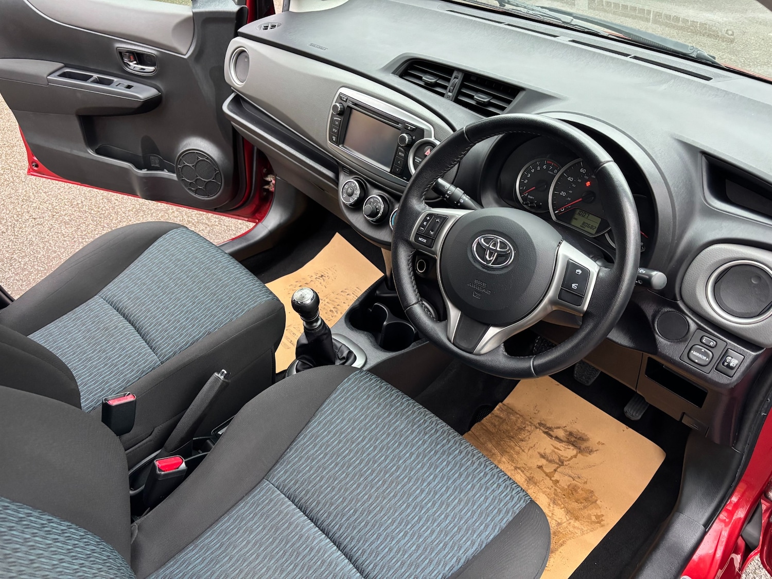 Used Toyota Yaris 2013 for sale - 77245346: Photo 10