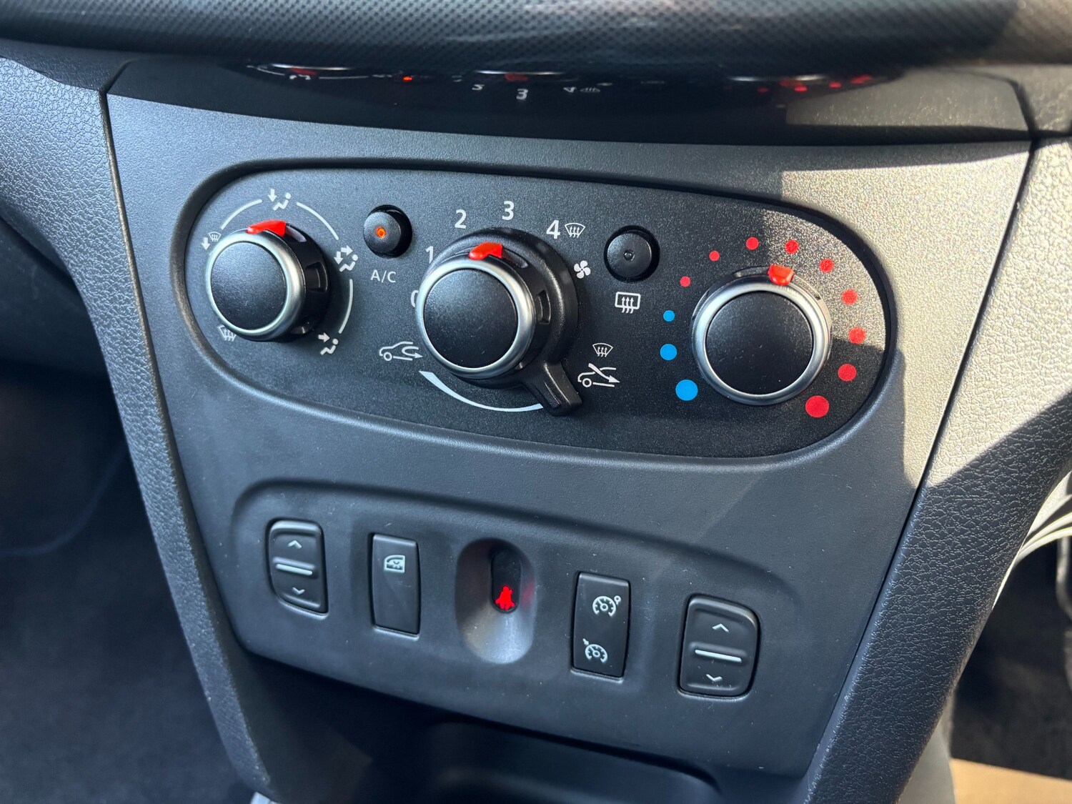 Used Dacia Sandero Stepway 2018 for sale - 78223023: Photo 17