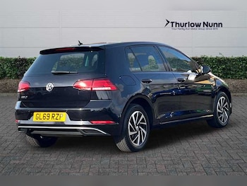 Used Volkswagen Golf 2019 for sale - 77576700: Photo