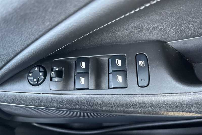 Used Vauxhall Crossland 2021 for sale - 77513669: Photo 16