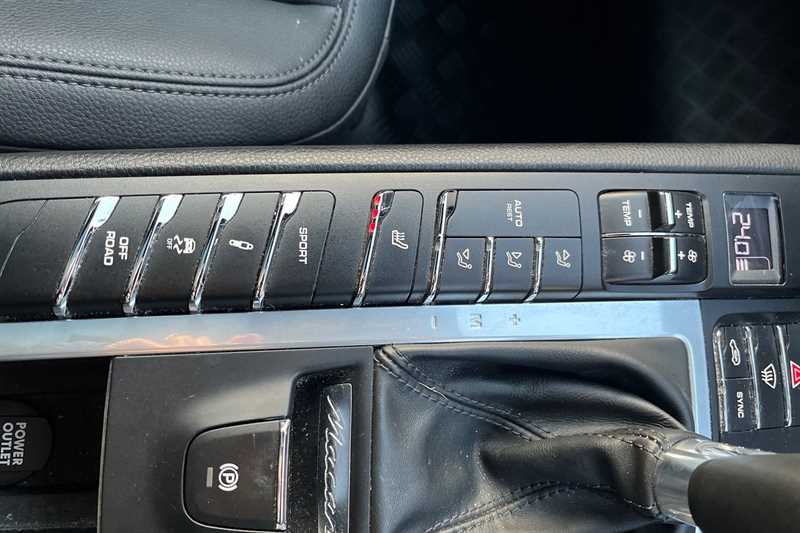 Used Porsche Macan 2020 for sale - 77146951: Photo 29