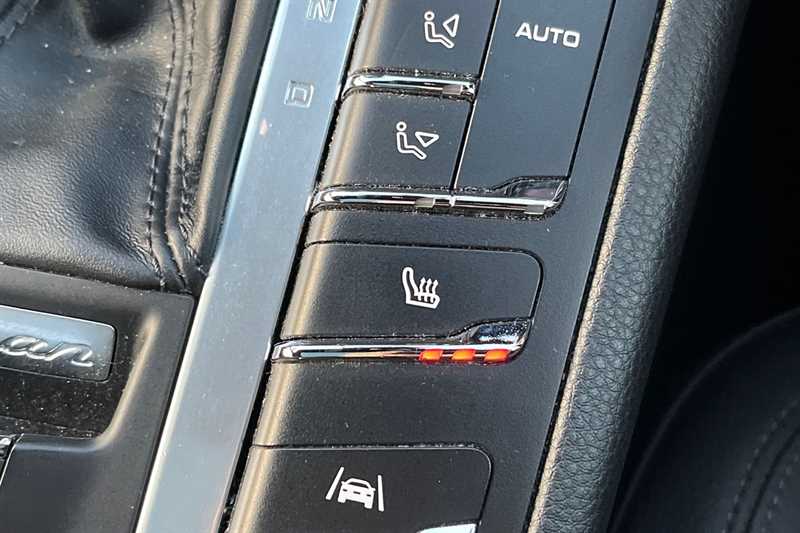 Used Porsche Macan 2020 for sale - 77146951: Photo 31