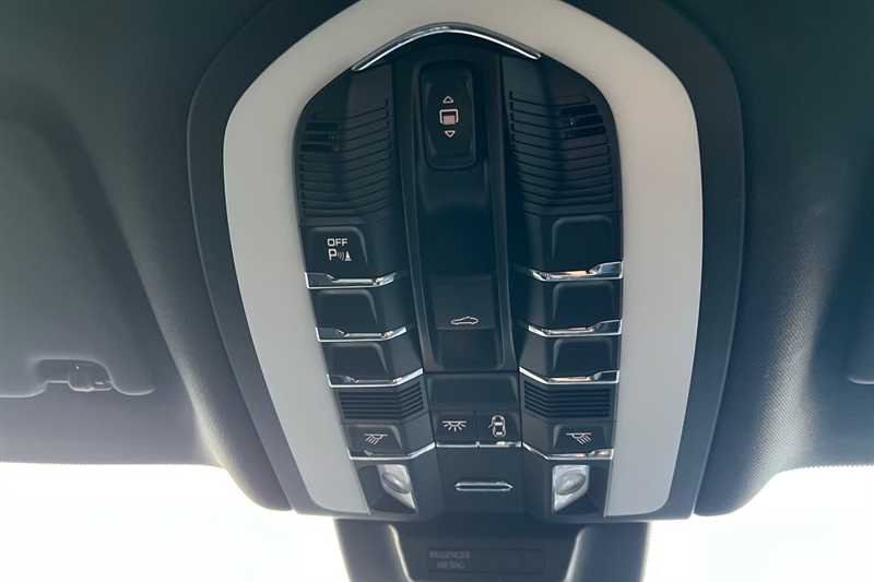Used Porsche Macan 2020 for sale - 77146951: Photo 37