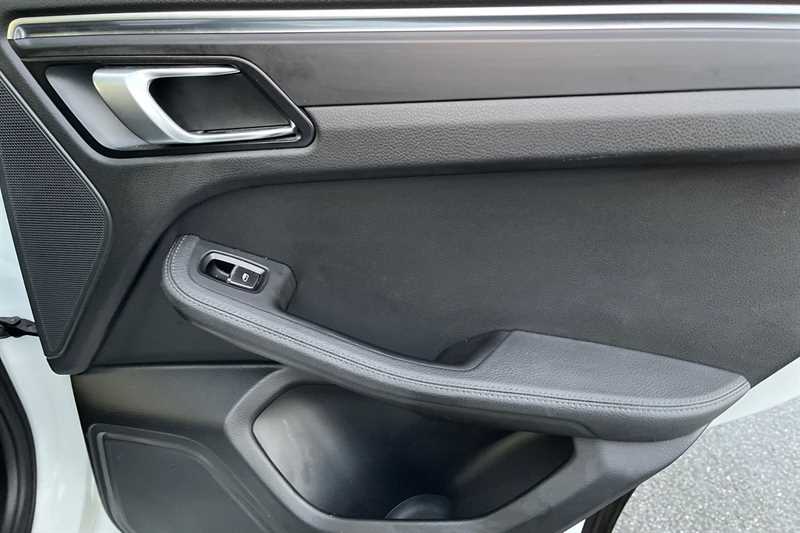 Used Porsche Macan 2020 for sale - 77146951: Photo 42