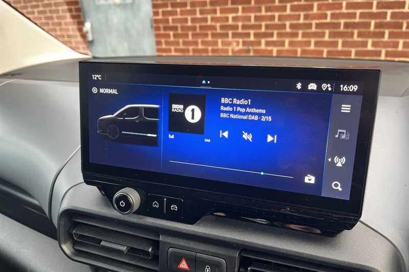 Used Vauxhall Combo Life Electric 2024 for sale - 76390279: Photo 17