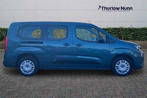 Used Vauxhall Combo Life Electric 2024 for sale - 76204249: Photo 2