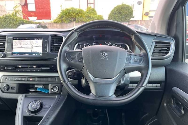Used Peugeot Traveller 2023 for sale - 76168946: Photo 11