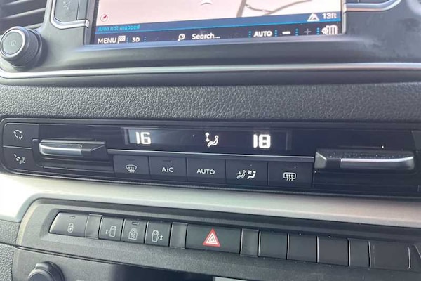 Used Peugeot Traveller 2023 for sale - 76168946: Photo 15