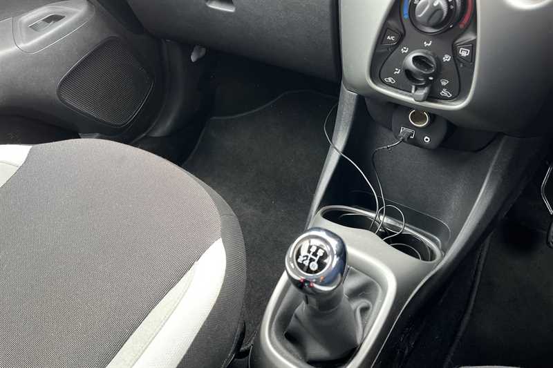 Used Toyota AYGO 2017 for sale - 77740208: Photo 14