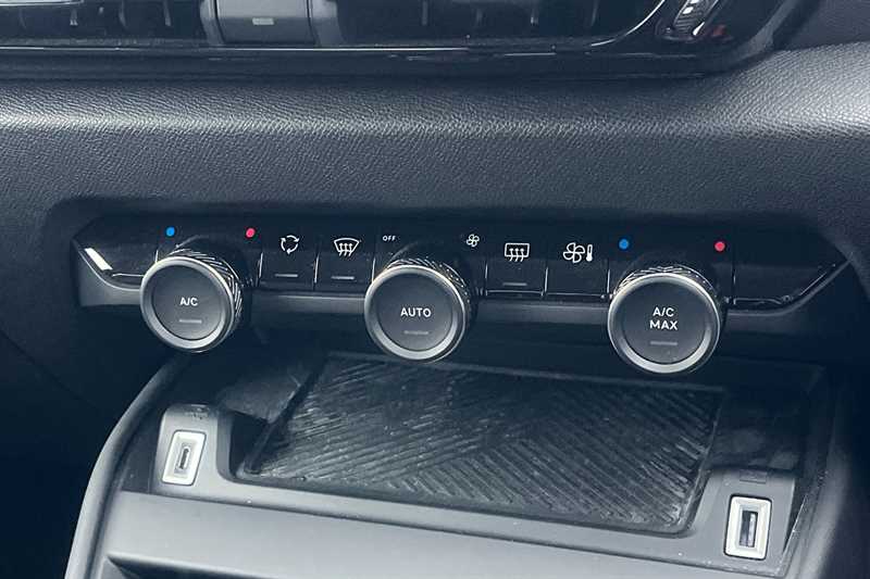 Used Citroen e-C4 2021 for sale - 76261945: Photo 15