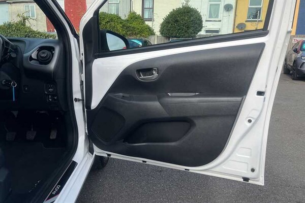 Used Toyota AYGO 2021 for sale - 76204383: Photo 49