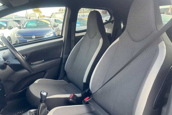 Used Toyota AYGO 2021 for sale - 76204383: Photo 52