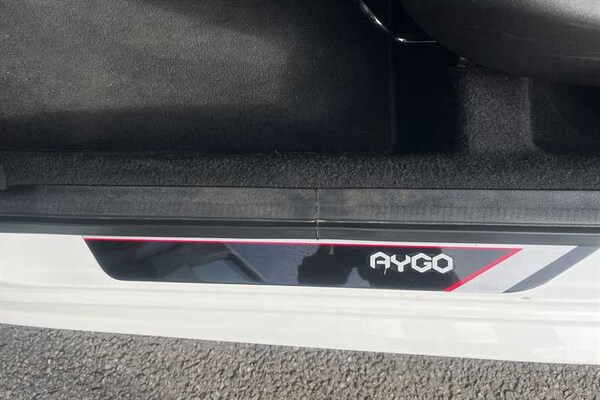 Used Toyota AYGO 2021 for sale - 76204383: Photo 53