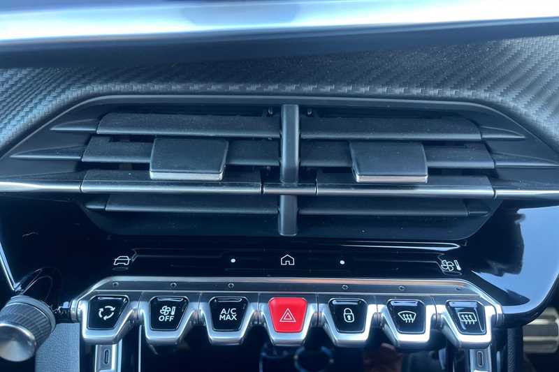 Used Peugeot 2008 2023 for sale - 76328481: Photo 15