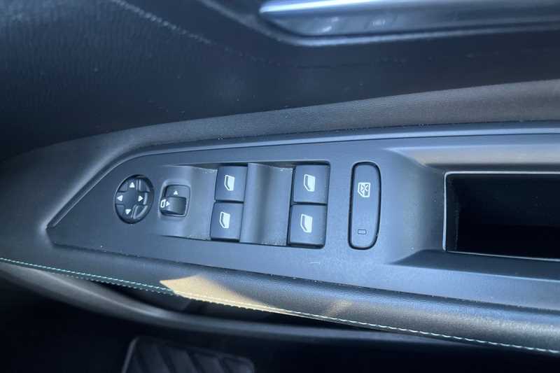 Used Peugeot 3008 2021 for sale - 77927588: Photo 16