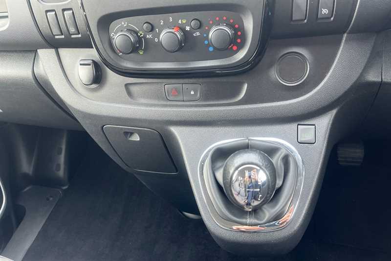 Used Vauxhall Vivaro 2017 for sale - 77146745: Photo 14