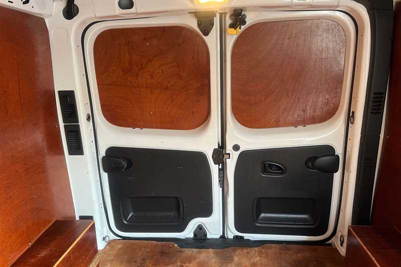 Used Vauxhall Vivaro 2017 for sale - 77146745: Photo 38