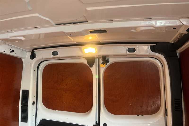 Used Vauxhall Vivaro 2017 for sale - 77146745: Photo 45