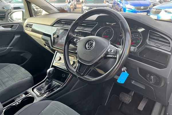 Used Volkswagen Touran 2020 for sale - 76168995: Photo 10
