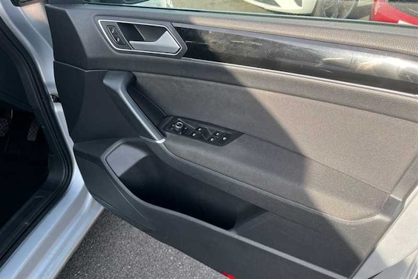 Used Volkswagen Touran 2020 for sale - 76168995: Photo 28