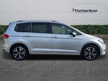 Used Volkswagen Touran 2020 for sale - 76168995: Photo 2