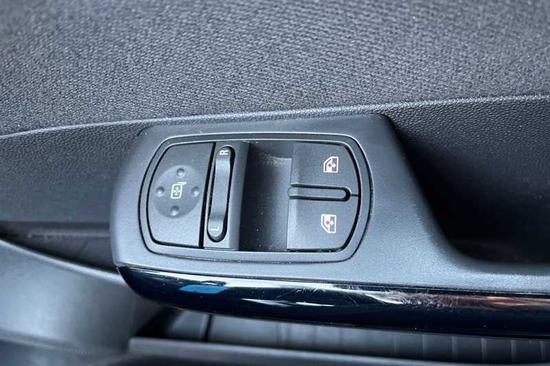 Used Vauxhall Corsa 2014 for sale - 77627811: Photo 16