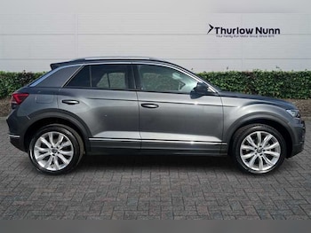 Used Volkswagen T-Roc 2021 for sale - 77927601: Photo