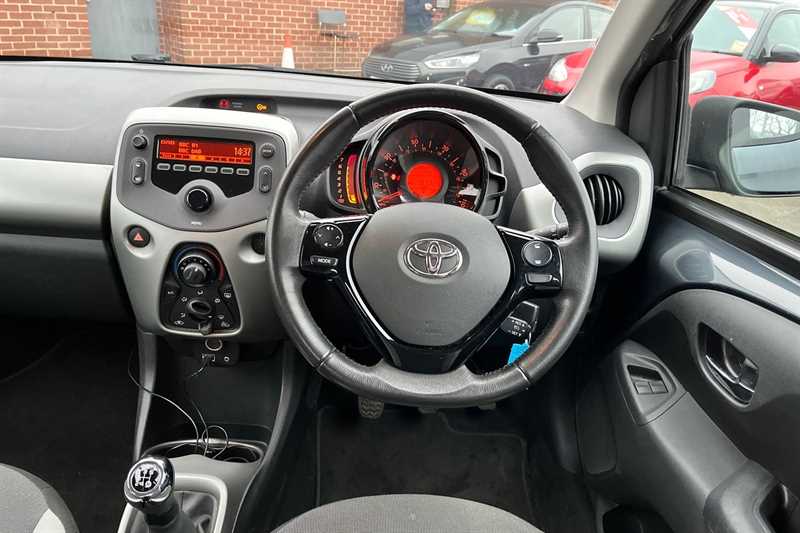 Used Toyota AYGO 2017 for sale - 77513262: Photo 11