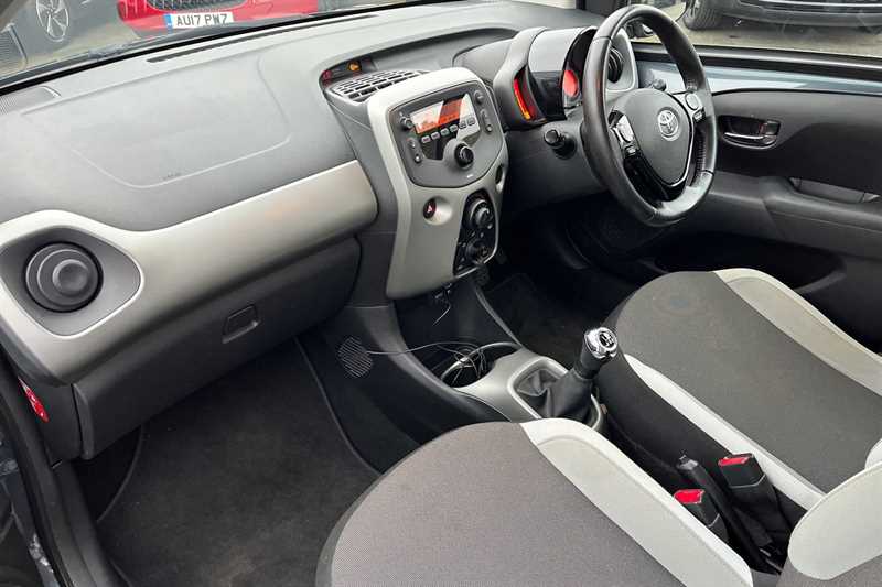 Used Toyota AYGO 2017 for sale - 77513262: Photo 13