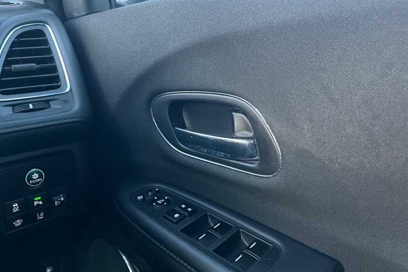 Used Honda HR-V 2018 for sale - 76731802: Photo 25