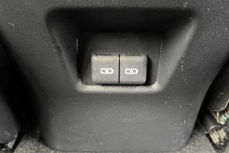 Used Toyota RAV4 2023 for sale - 76610096: Photo 40