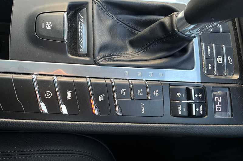 Used Porsche Macan 2020 for sale - 77471508: Photo 30