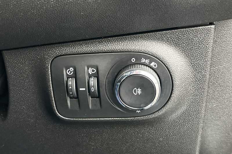 Used Vauxhall ADAM 2018 for sale - 77471845: Photo 43