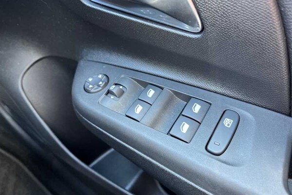 Used Vauxhall Corsa 2023 for sale - 76204217: Photo 16