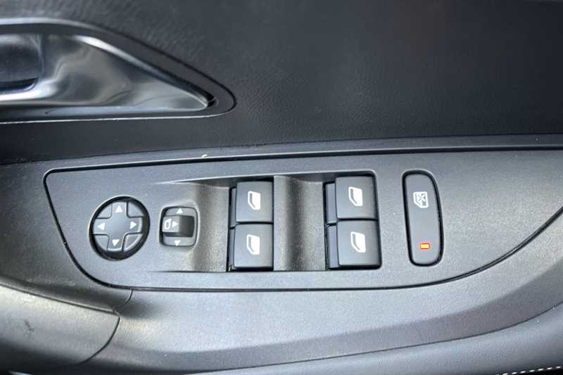 Used Peugeot 2008 2024 for sale - 77146911: Photo 16