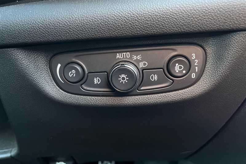 Used Vauxhall Insignia 2019 for sale - 76842340: Photo 32