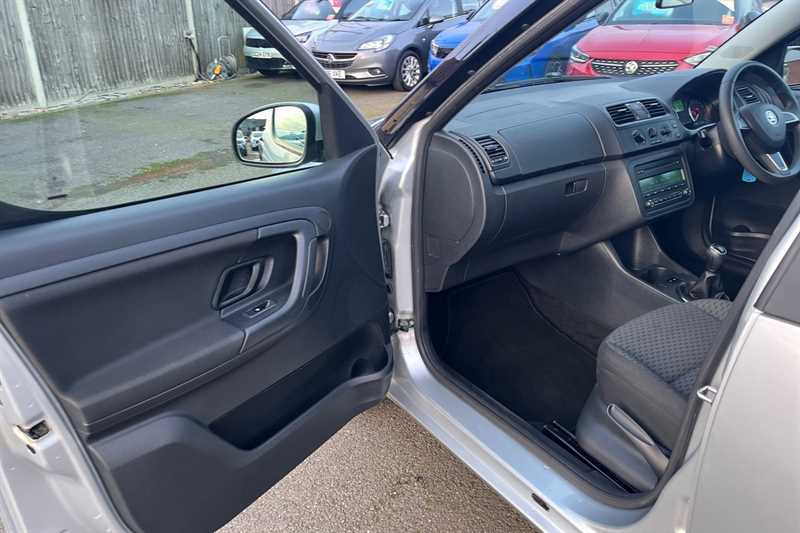 Used Skoda Roomster 2014 for sale - 77588749: Photo 42