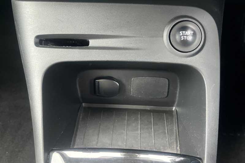 Used Renault Captur 2016 for sale - 77648396: Photo 48