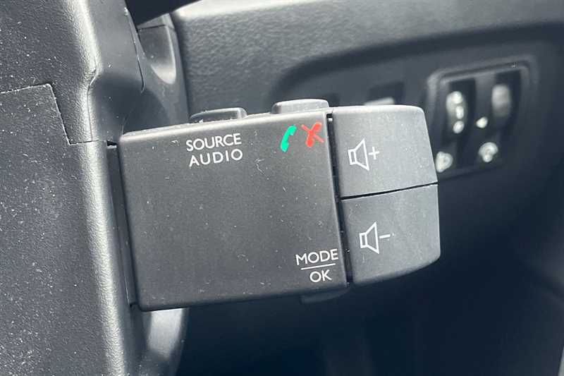 Used Renault Captur 2016 for sale - 77648396: Photo 51